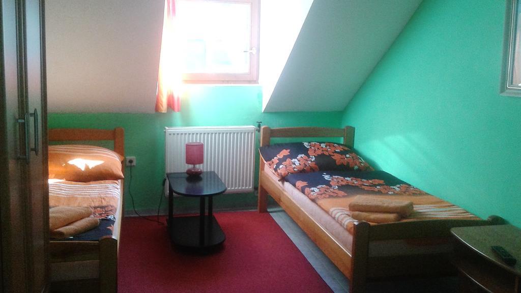 חרודים Guest House U Nahonu מראה חיצוני תמונה